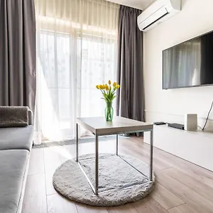 https://apartamenty-mennica-residence-golden-apartments-193.warsawhotelspoland.com
